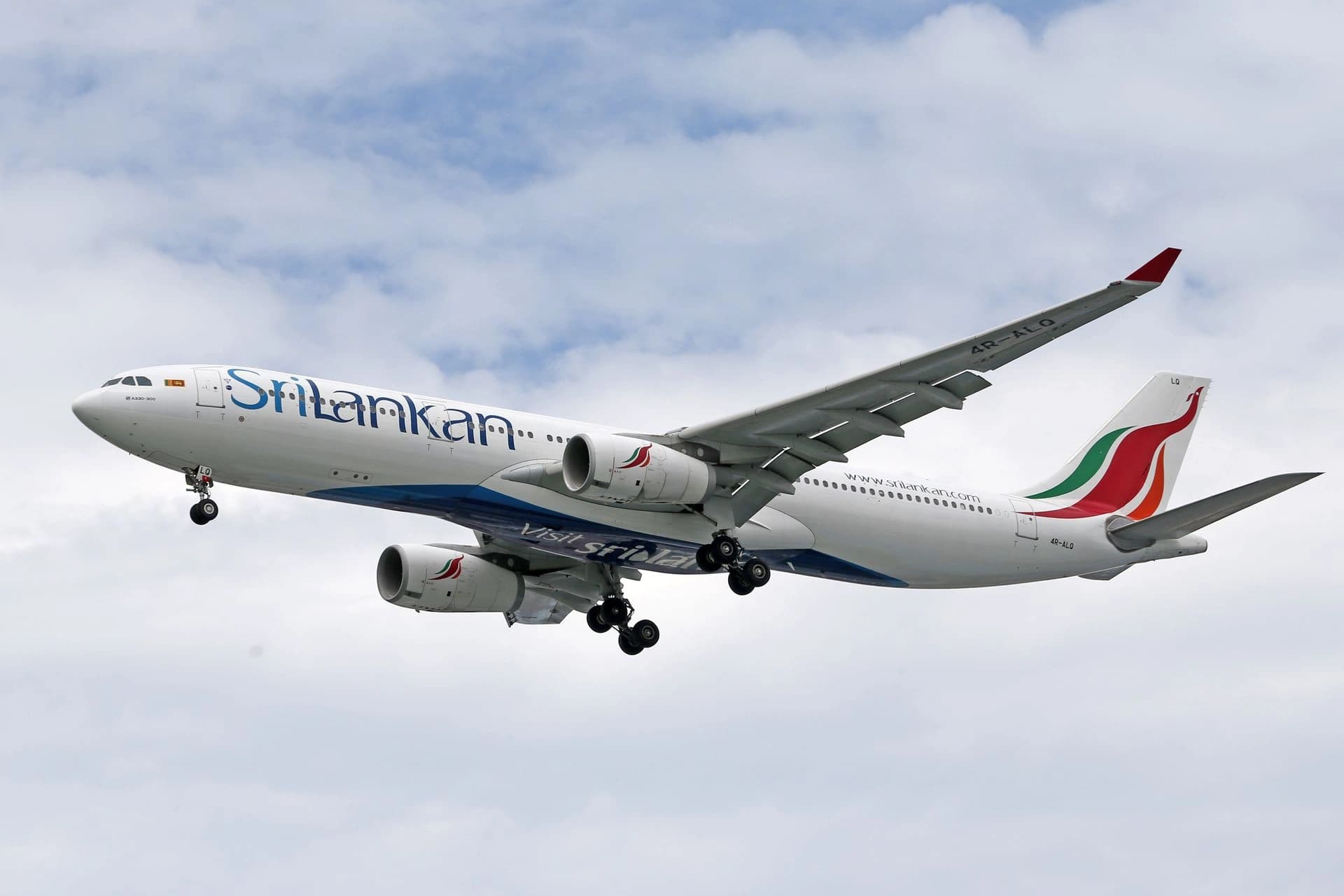 Travelling Sri Lanka's south coast with a trusted local driver